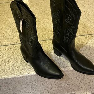 IUV Black Cowboy Elegant Embroidered Heeled Boots Mid Calf Size 7.5